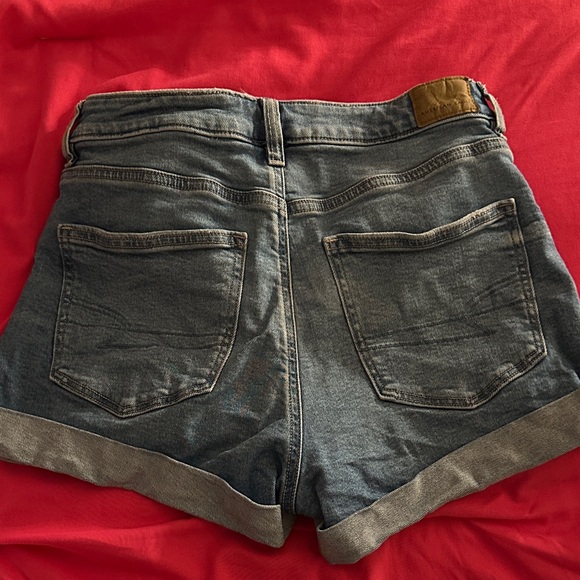 American Eagle Outfitters Women's Rolled Hem Jean Shorts - Picture 2 of 3